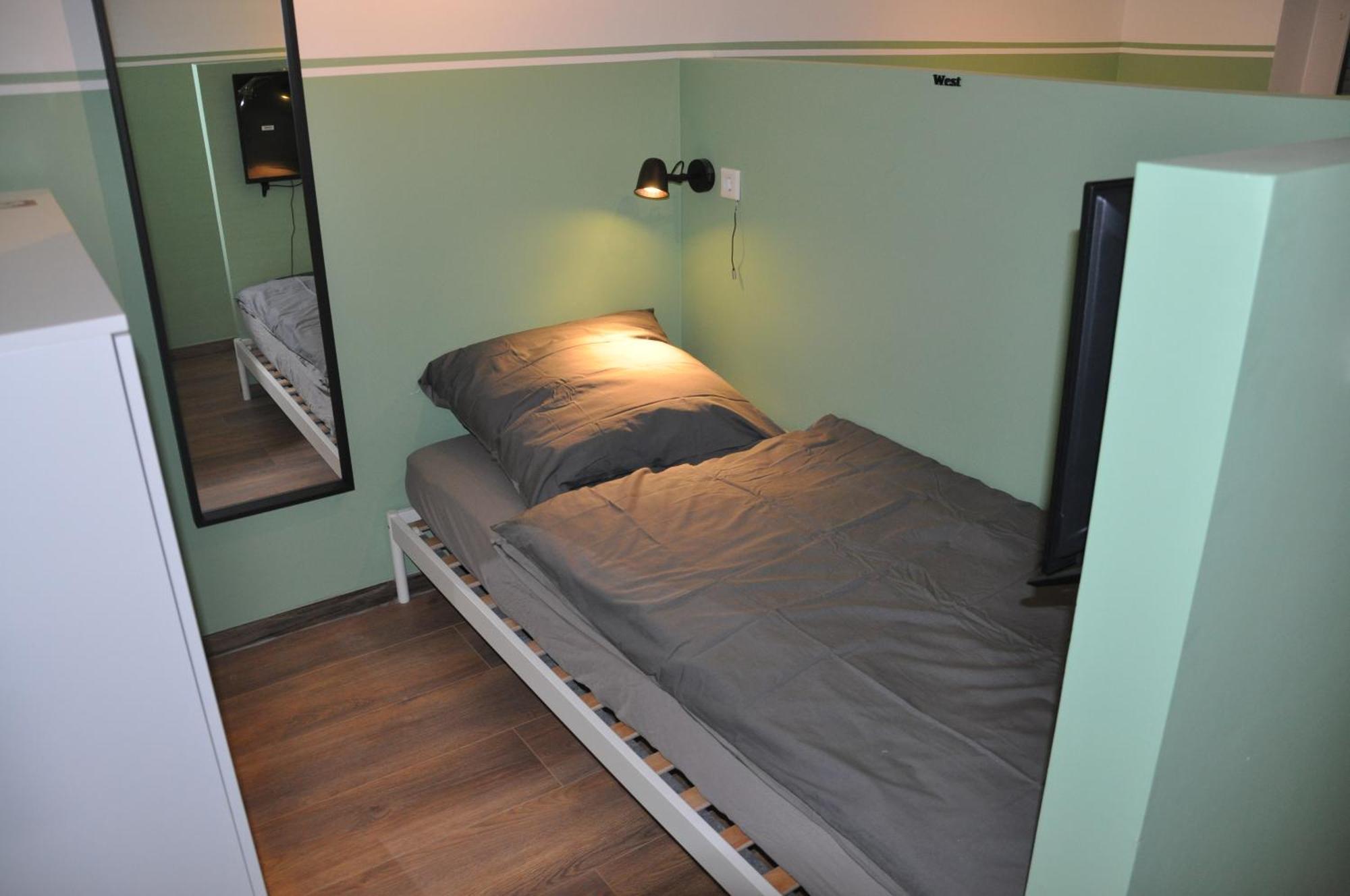 Monteurzimmer Karma Gelsenkirchen Phòng bức ảnh
