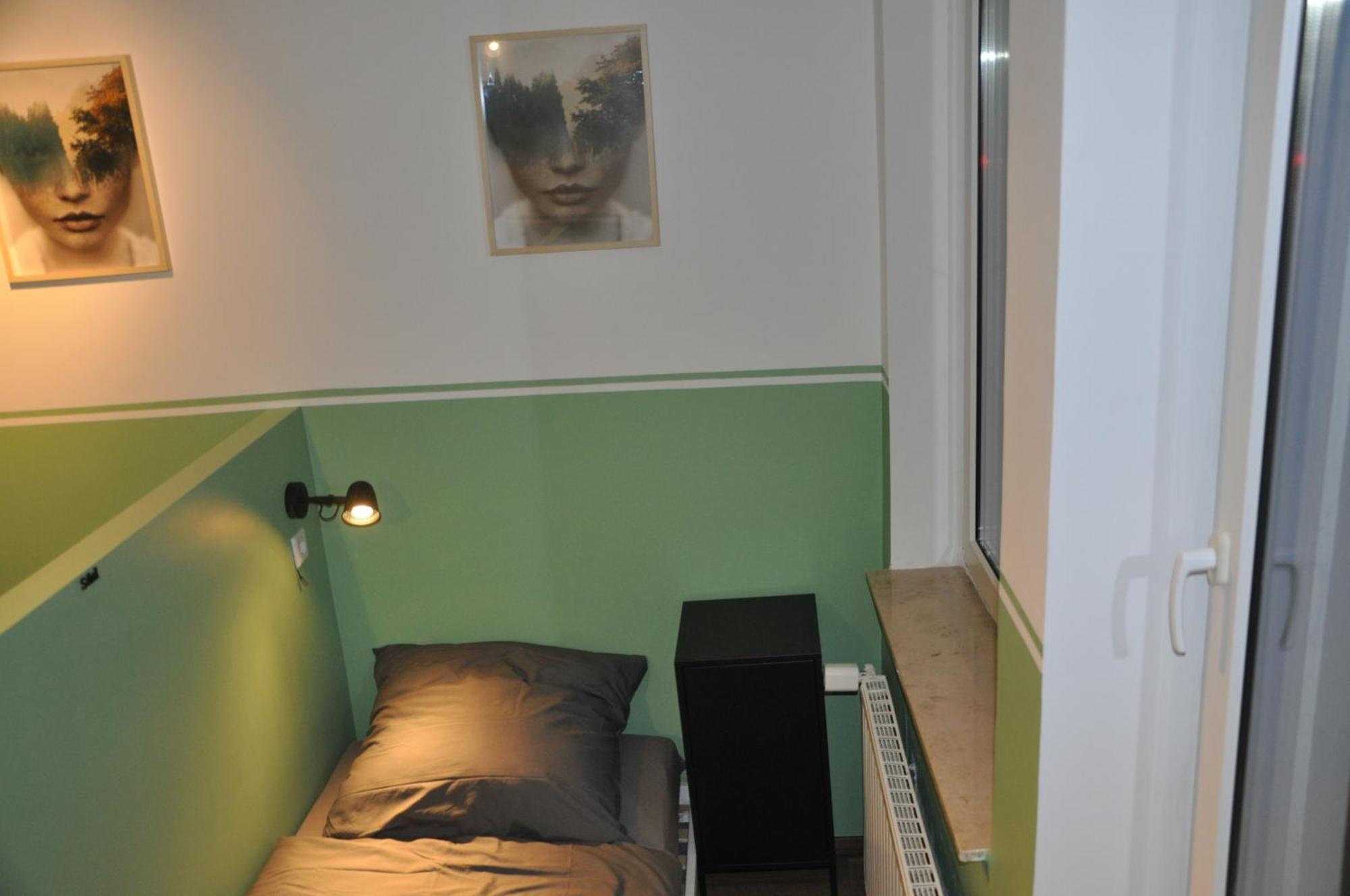 Monteurzimmer Karma Gelsenkirchen Phòng bức ảnh